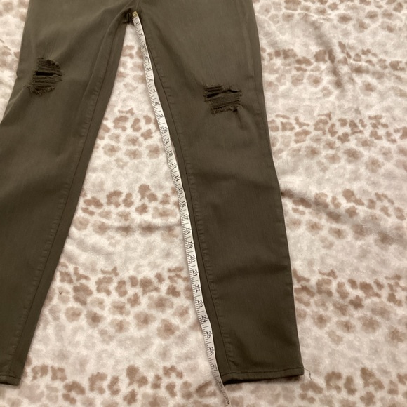 7 For All Mankind Olive Green Skinny Jean, Size 31 - Picture 11 of 15